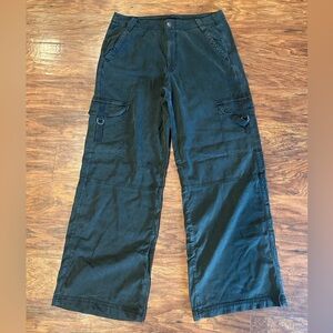 American Eagle Black Cargo Pants Size 8